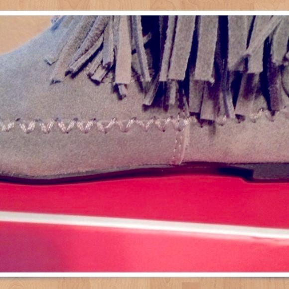 LAUREN CONRAD FRINGE FASHION GRAY BOOTS - Picture 3 of 7